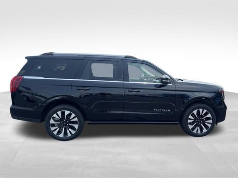 Used 2025 Ford Expedition Platinum w/ Driver's Package AWD/4WD image 14
