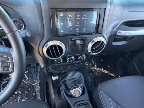 Used 2016 Jeep Wrangler Sahara w/ Connectivity Group AWD/4WD image 16