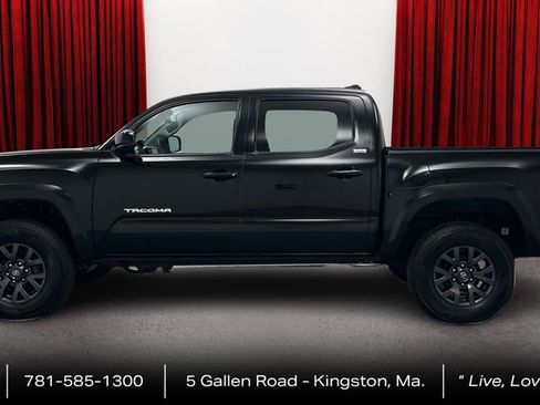 Certified 2023 Toyota Tacoma SR5 AWD/4WD image 8