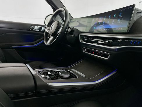 Used 2024 BMW X5 xDrive50e w/ M Sport Package image 29