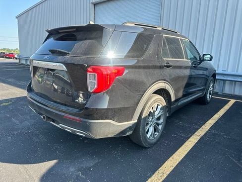 Used 2023 Ford Explorer XLT w/ Equipment Group 202A AWD/4WD image 9