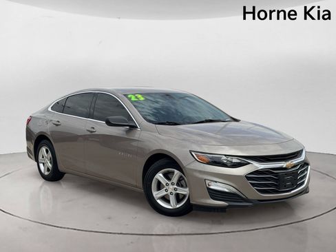 Used 2023 Chevrolet Malibu LS FWD image 2