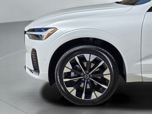 Used 2026 Volvo XC60 B5 Plus w/ Protection Package Premier AWD/4WD image 12