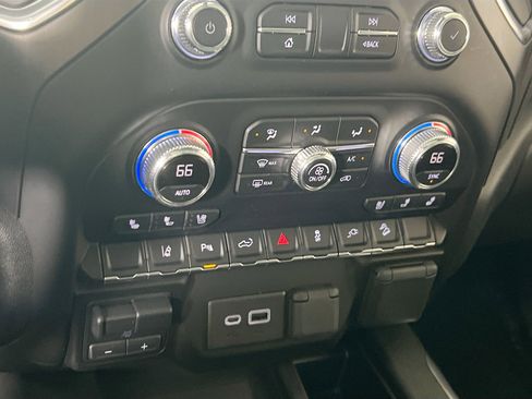 Used 2022 GMC Sierra 2500 AT4 w/ AT4 Premium Plus Package image 16