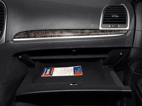 Used 2014 Chrysler 300 RWD image 15