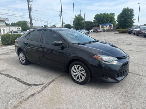 Used 2017 Toyota Corolla LE FWD image 39