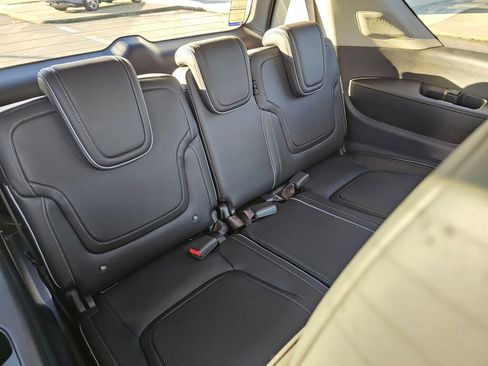 New 2025 INFINITI QX80 Luxe image 17