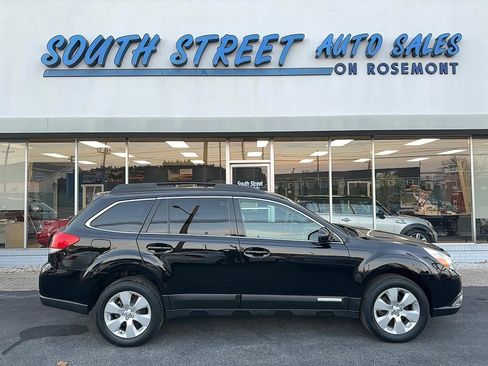 Used 2010 Subaru Outback 2.5i Limited w/ Popular Equipment Group 1B image 1