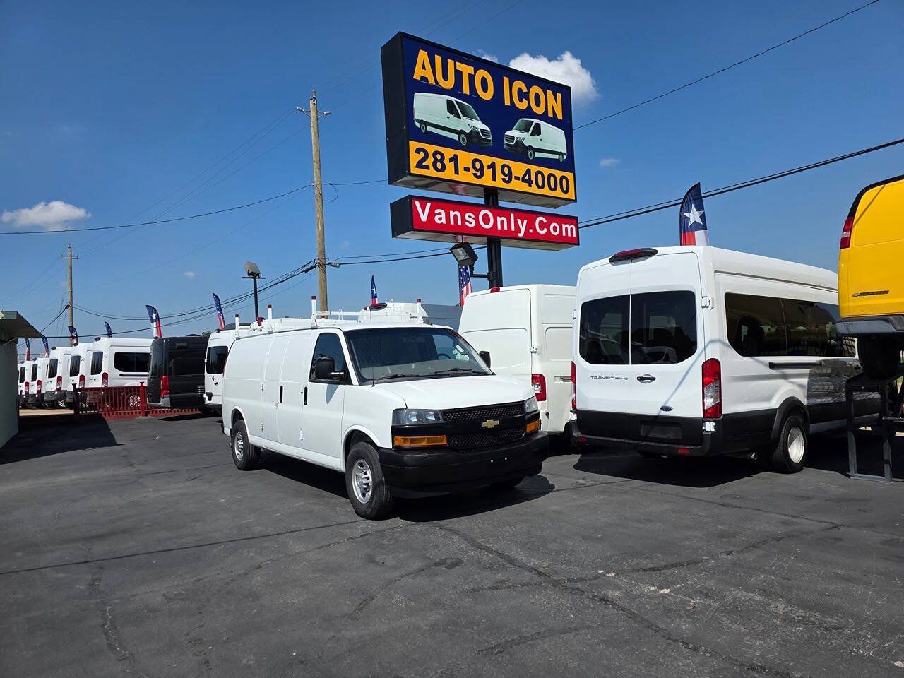 Used 2020 Chevrolet Express 2500 Extended w/ Driver Convenience Package RWD image 24