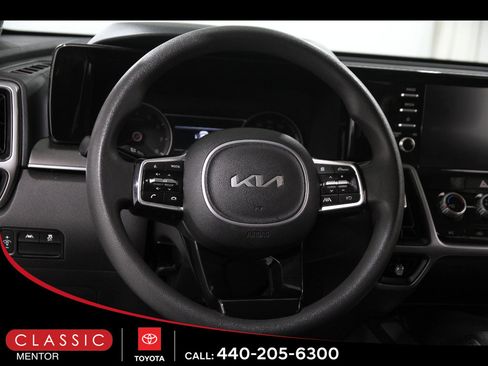 Used 2023 Kia Sorento LX image 7