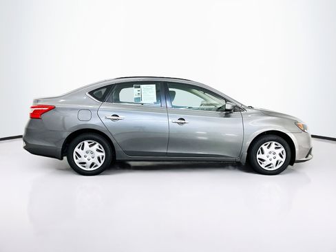 Used 2018 Nissan Sentra S image 10