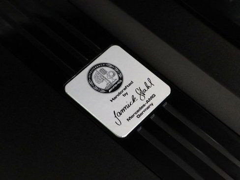 Used 2022 Mercedes-Benz SL 55 AMG 4MATIC w/ Driver Assistance Package image 37