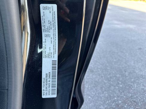 Used 2025 Chrysler Pacifica Select FWD image 34