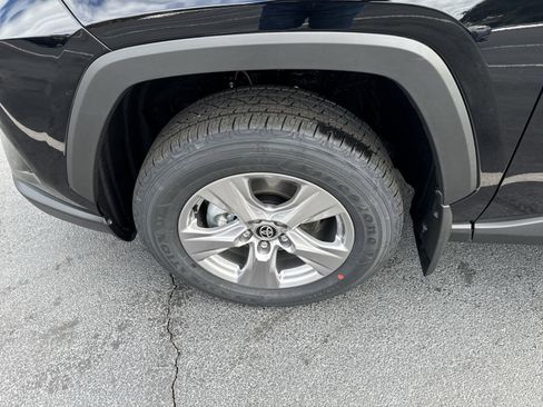 New 2025 Toyota RAV4 XLE w/ Convenience Package AWD/4WD image 9
