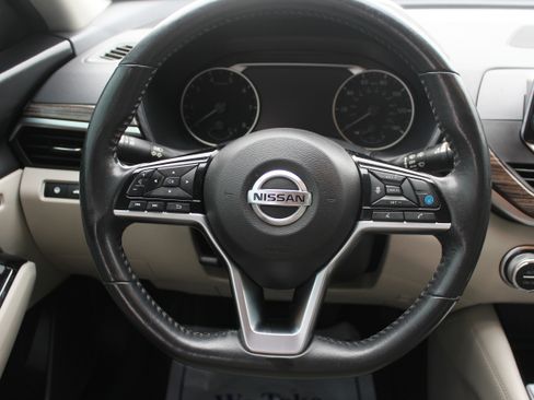 Used 2022 Nissan Altima 2.5 Platinum image 24