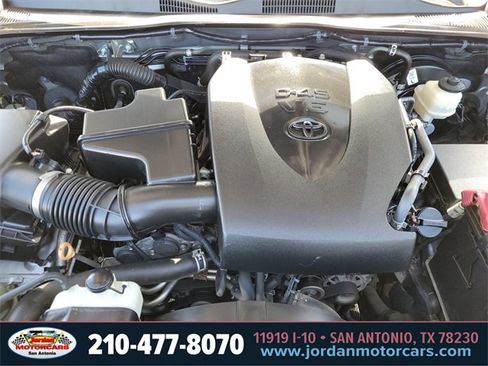 Used 2018 Toyota Tacoma SR5 w/ Exterior Package image 28