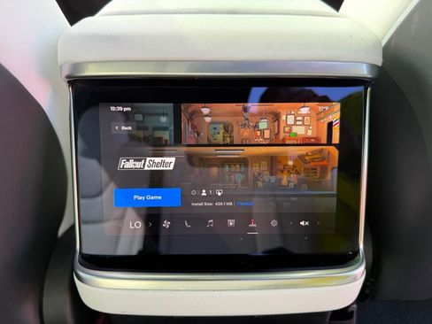 Used 2022 Tesla Model X image 33