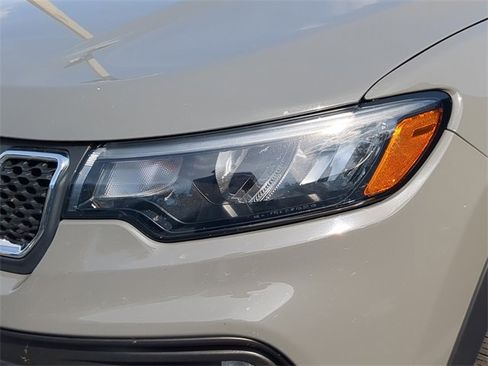 Used 2024 Jeep Compass Latitude image 7