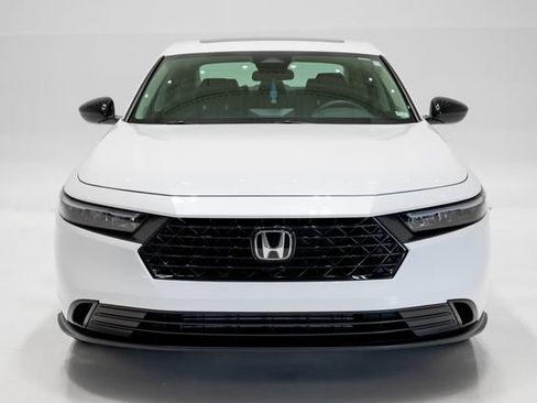 Used 2025 Honda Accord SE image 4