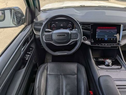 Used 2023 Jeep Wagoneer L Series III RWD image 14