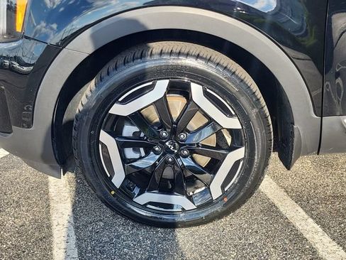 Used 2024 Kia Telluride EX w/ EX Captain's Chair Package FWD image 26