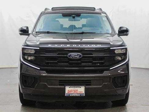 Certified 2025 Ford Expedition Active AWD/4WD image 3