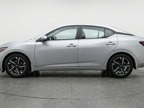 Used 2025 Nissan Sentra SV FWD image 5