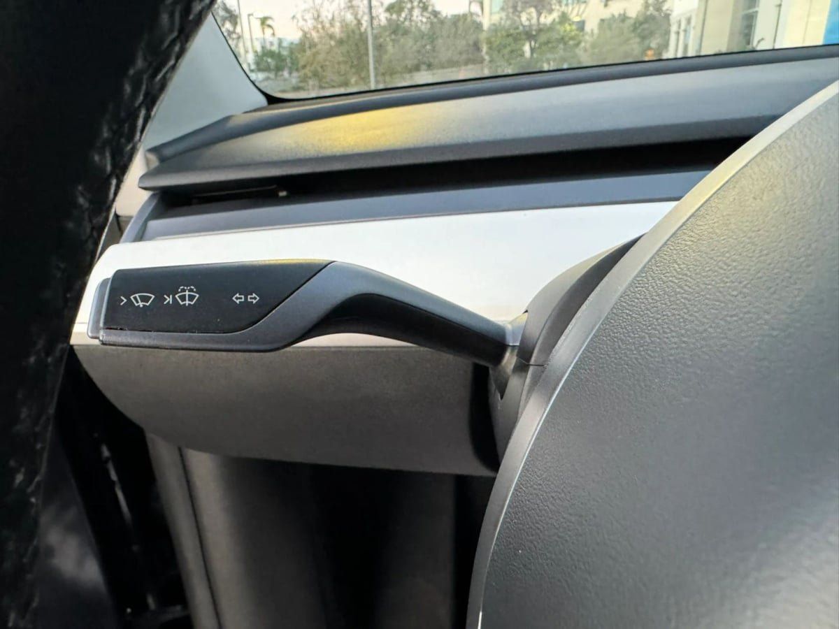 Used 2023 Tesla Model Y Long Range AWD/4WD image 29