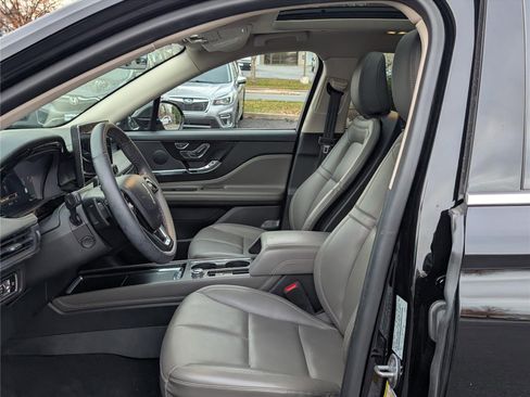 Used 2023 Lincoln Corsair AWD w/ Equipment Group 101A image 14