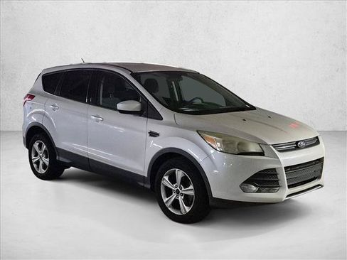 Used 2015 Ford Escape SE FWD image 3