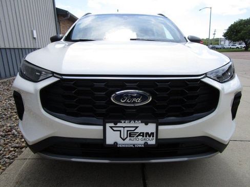 Used 2026 Ford Escape ST-Line w/ Cold Weather Package AWD/4WD image 2
