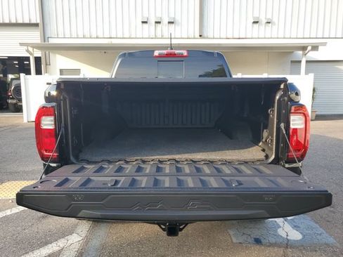 Used 2024 GMC Canyon AT4 AWD/4WD image 8
