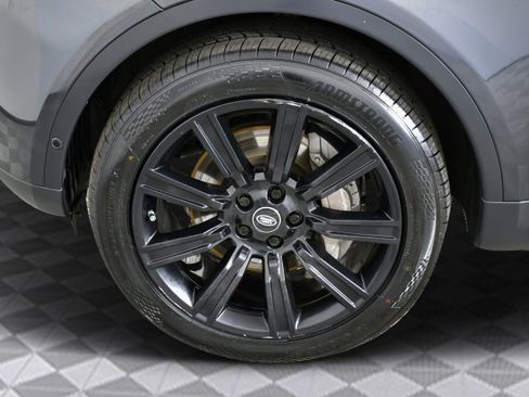 Used 2020 Land Rover Discovery HSE image 34