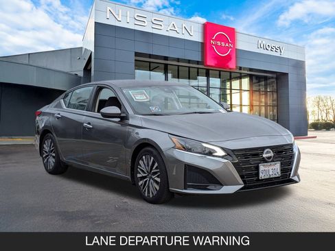 Certified 2023 Nissan Altima 2.5 SV image 2