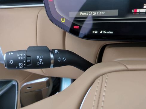 New 2026 Land Rover Range Rover SE image 28