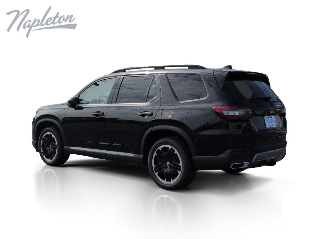 New 2026 Honda Pilot Touring image 3
