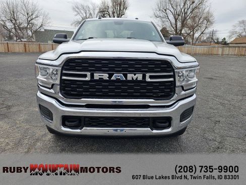 Used 2022 RAM 3500 Big Horn AWD/4WD image 2