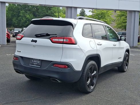 Used 2017 Jeep Cherokee High Altitude AWD/4WD image 9
