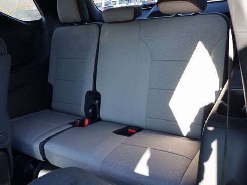 Used 2025 Chevrolet Traverse LT w/ Driver Confidence Package image 19