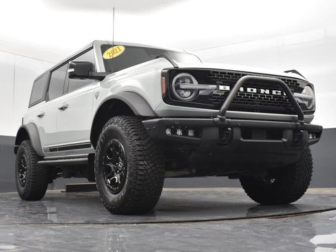 Used 2021 Ford Bronco First Edition AWD/4WD image 24
