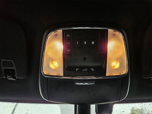 Used 2020 Jeep Grand Cherokee Altitude image 18