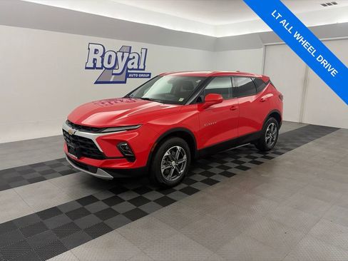 Certified 2025 Chevrolet Blazer LT AWD/4WD image 1