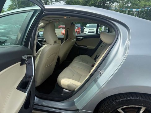 Used 2017 Volvo S60 T5 Dynamic FWD image 20