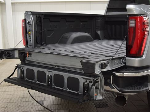 Used 2025 GMC Sierra 2500 SLT w/ SLT Premium Package AWD/4WD image 25