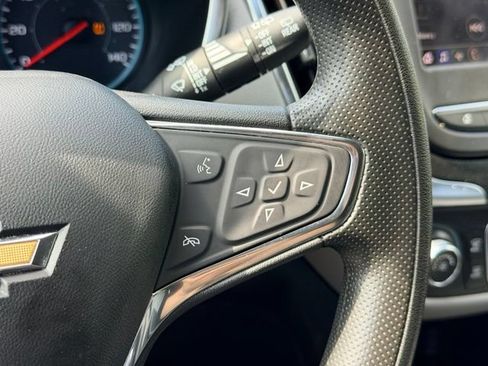 Used 2021 Chevrolet Equinox LS w/ LS Convenience Package AWD/4WD image 12