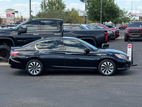 Used 2017 Honda Accord EX-L image 3