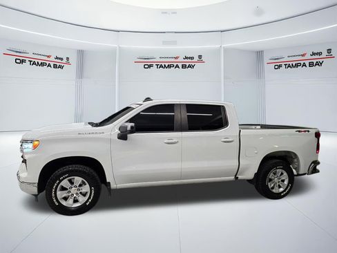 Used 2023 Chevrolet Silverado 1500 LT AWD/4WD image 3