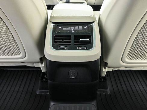 Used 2025 Volvo XC90 T8 Plus w/ Protection Package Premier AWD/4WD image 19