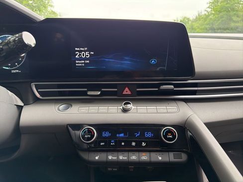 Certified 2023 Hyundai Elantra SEL w/ Convenience Package FWD image 22