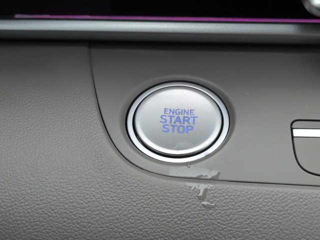 Used 2025 Hyundai Elantra SEL FWD image 27